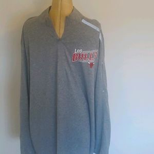 Chicago Bulls Fanatics mens pull over. Size XL